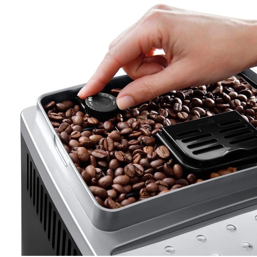 Superautomatyczny ekspres do kawy Delonghi Magnifica S ECAM21.117.B z systemem Cappuccino i wbudowanym młynkiem (odnowiony)