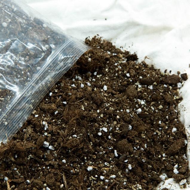 Universal Substrate for Carnivores 1 L