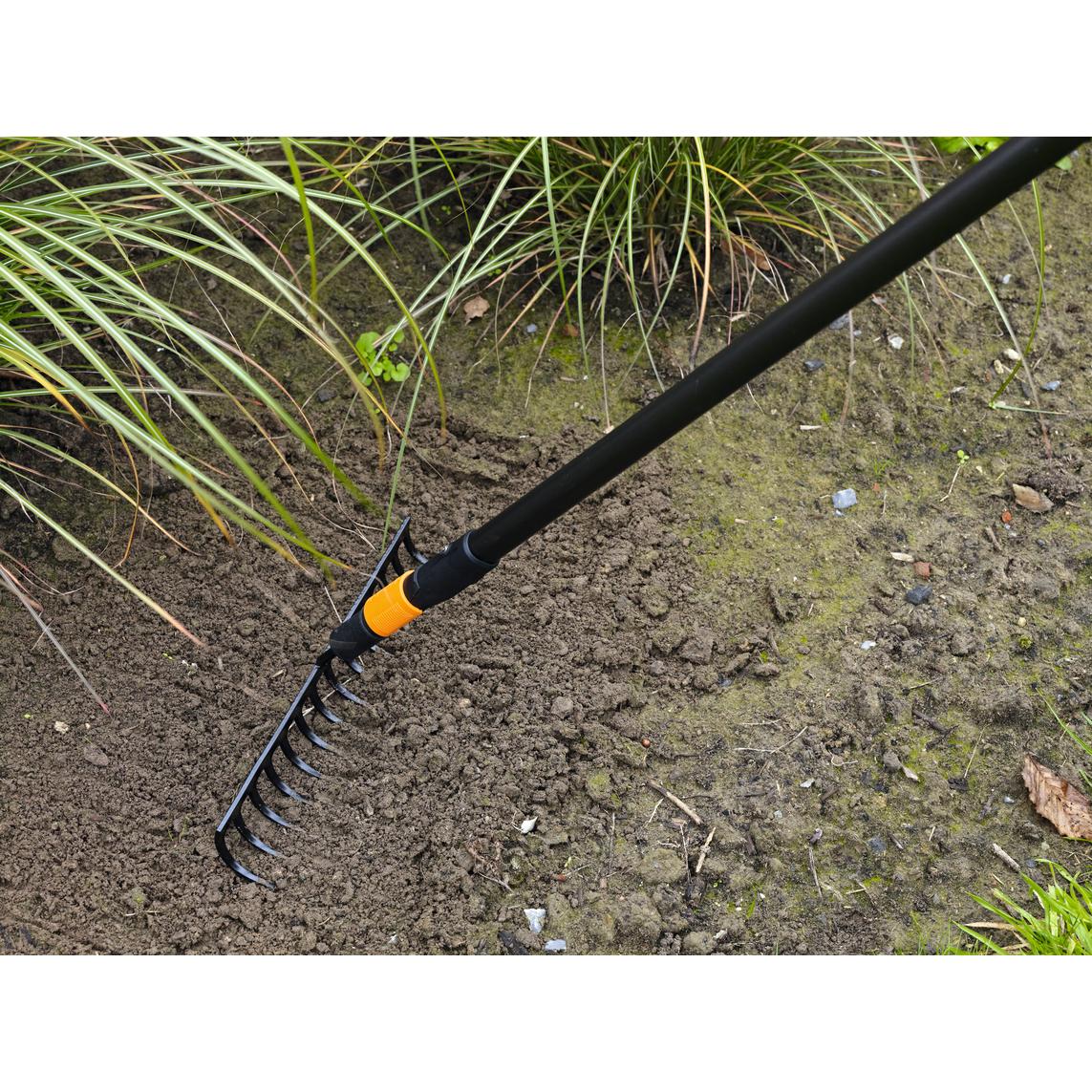 Bodenrechen mit 14 Zinken QuickFit Fiskars
