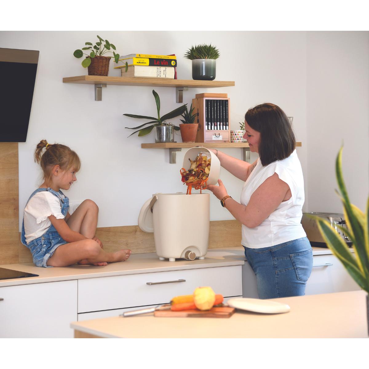 Kitchen Caddy Hozelock organic waste bin 3.5 L