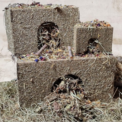 Casetta riempita di fieno snack per conigli e roditori Ribero piccola