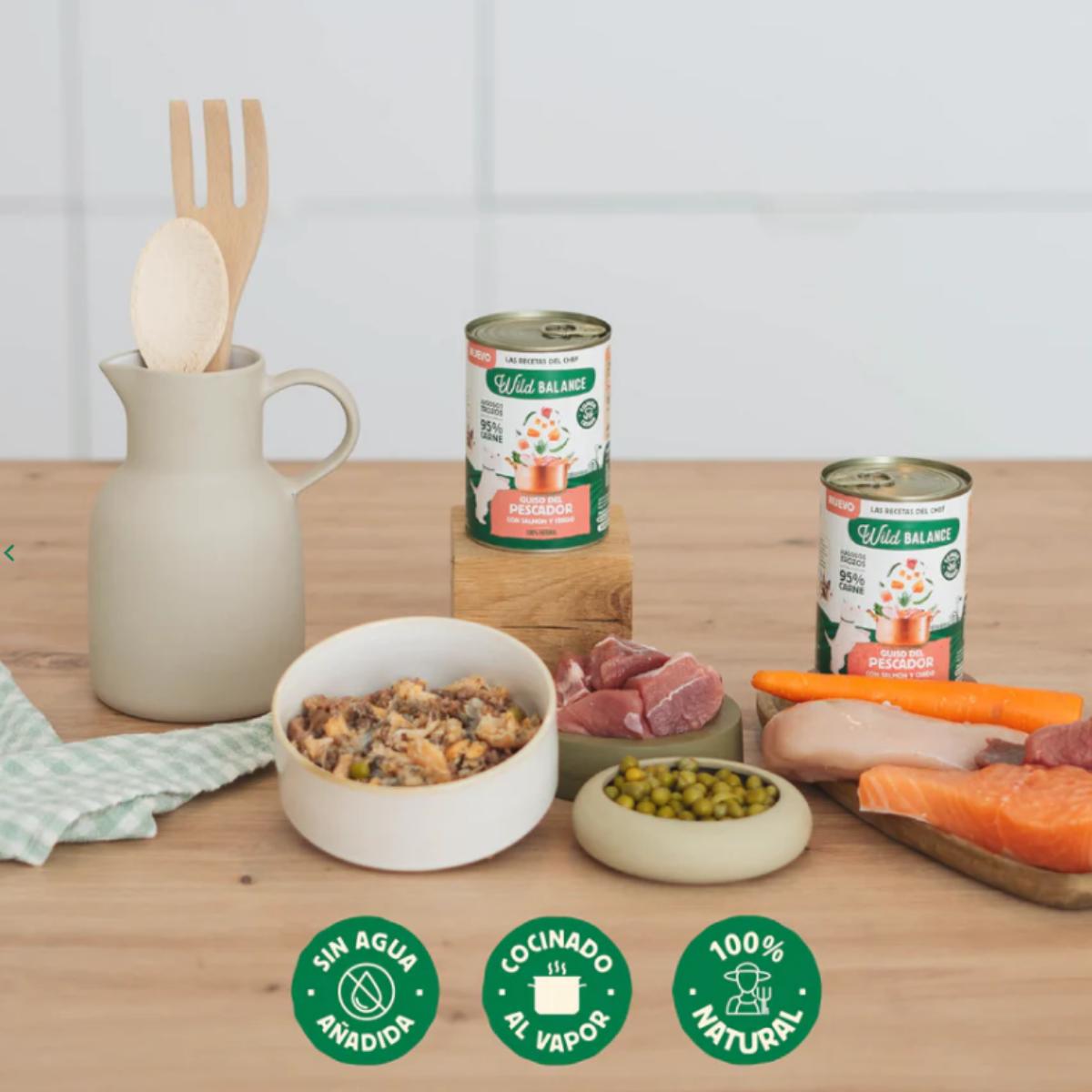 Hela burken Fiskarstuvning med lax och fläsk för hundar Wild Balance 400 g