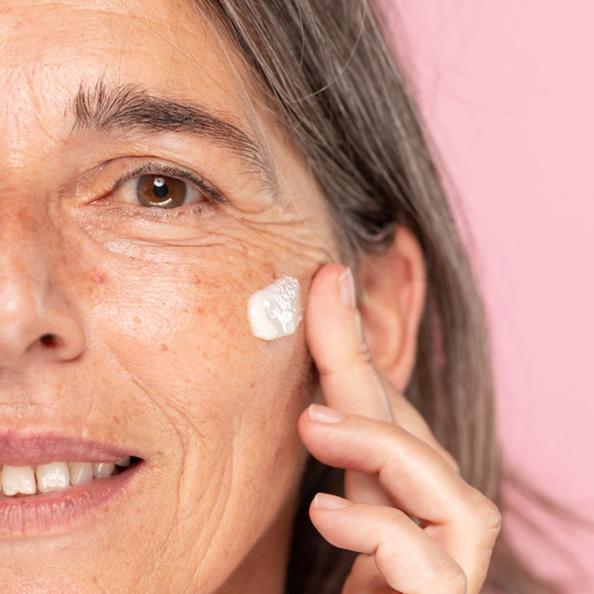 Crema viso trattamento depigmentante Lotus Radiance Darkspot Freshly 50 ml